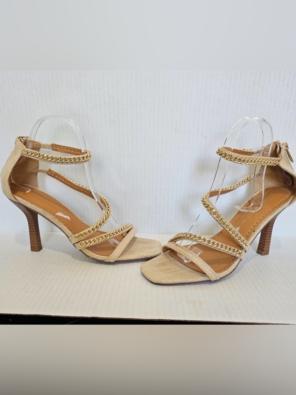 Adrienne Vittadini Taupe gold Straw chain embellished Sandals Shoes Sz 9 1/2